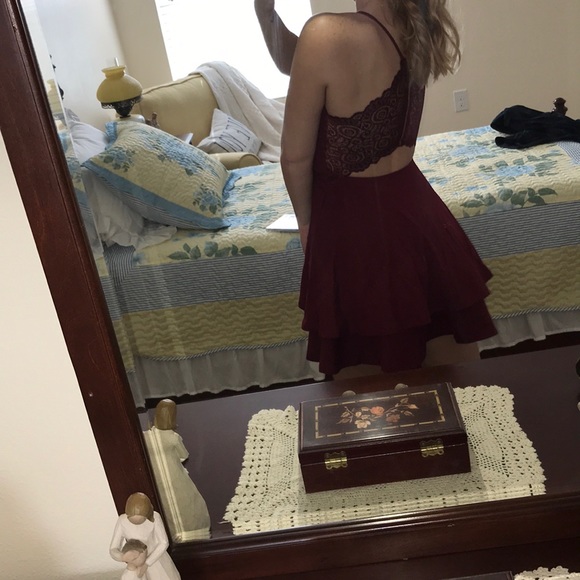 Burgundy dress - Picture 2 of 5